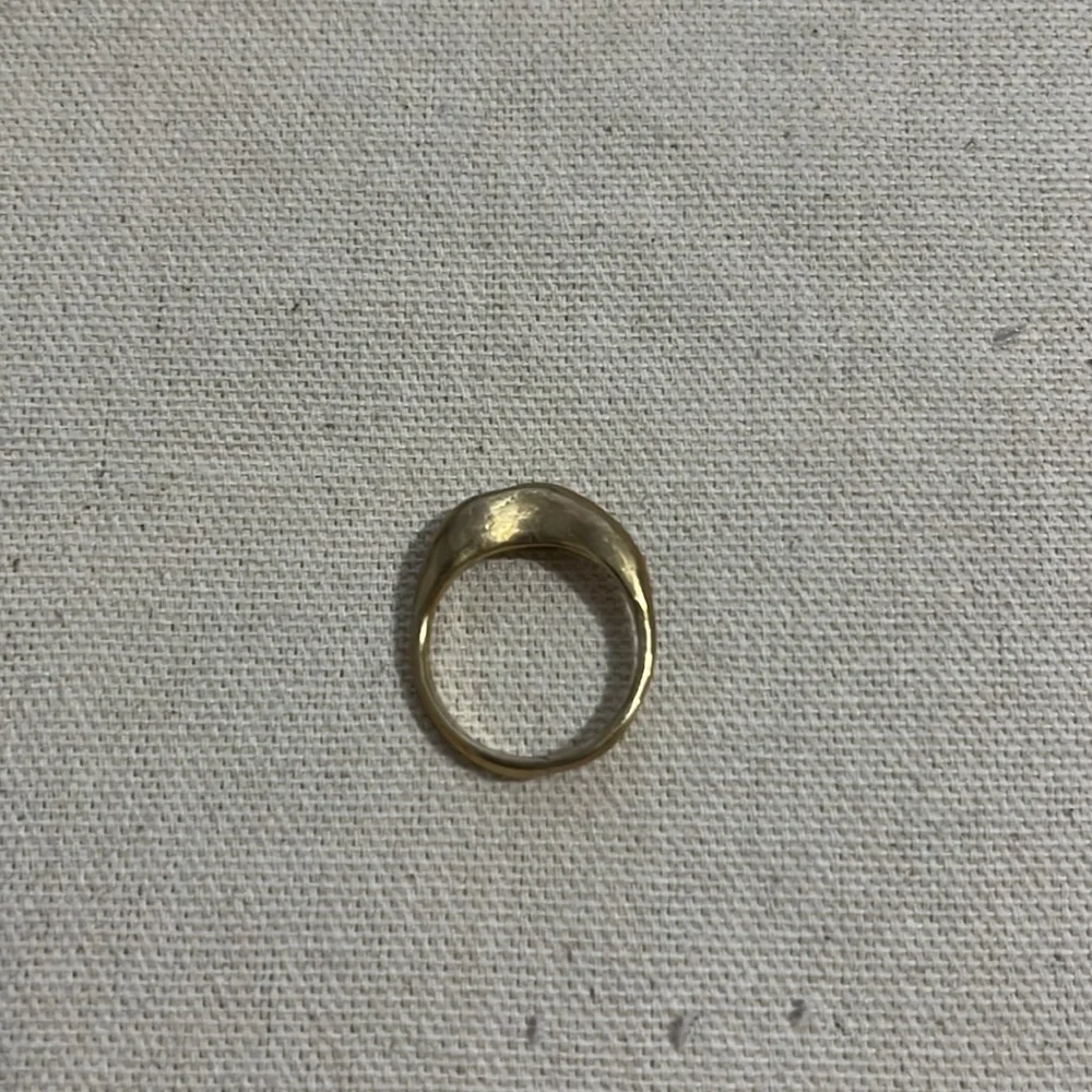 Fade Into the Abstract Wavy Ring in Brass Size 6 - Picture 2 of 4